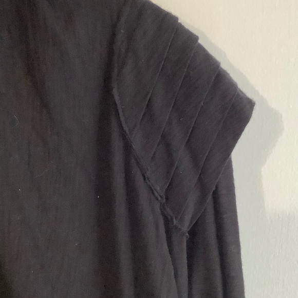 Black lightweight sweater with cute pleated shoulders - Picture 4 of 7